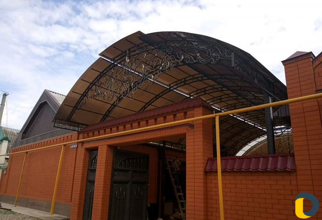 Навес из каричневого карбонаты