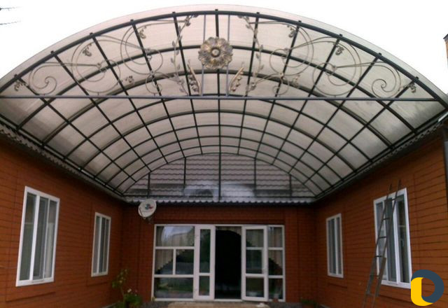 Навес из поликарбоната