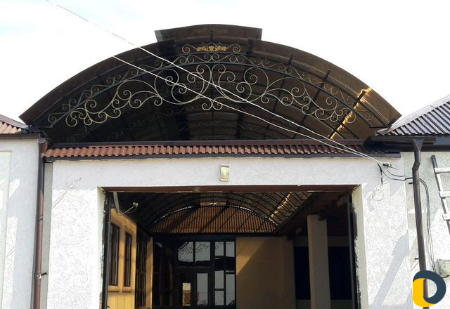 Навес из поликарбоната