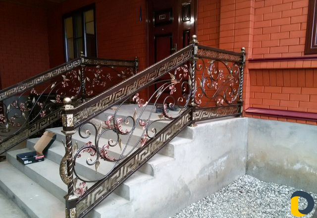 Навес из поликарбоната