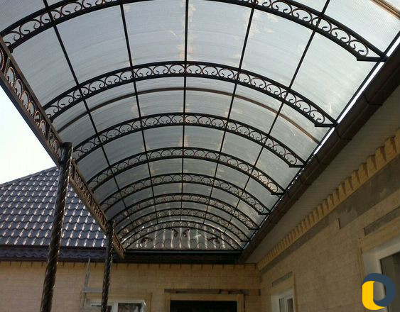 Навес из поликарбоната