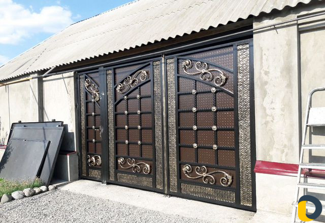 Навес из поликарбоната