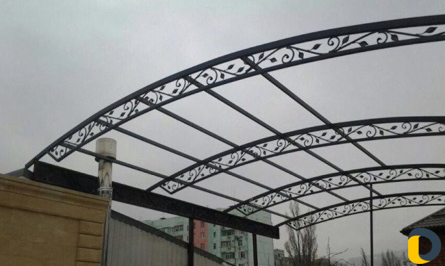 Навес из поликарбоната