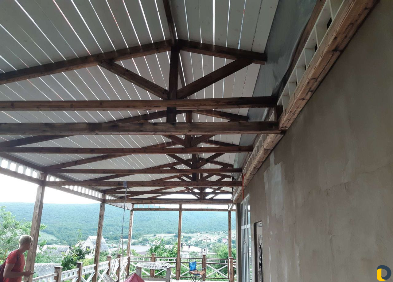 Навесы из дерева и металла