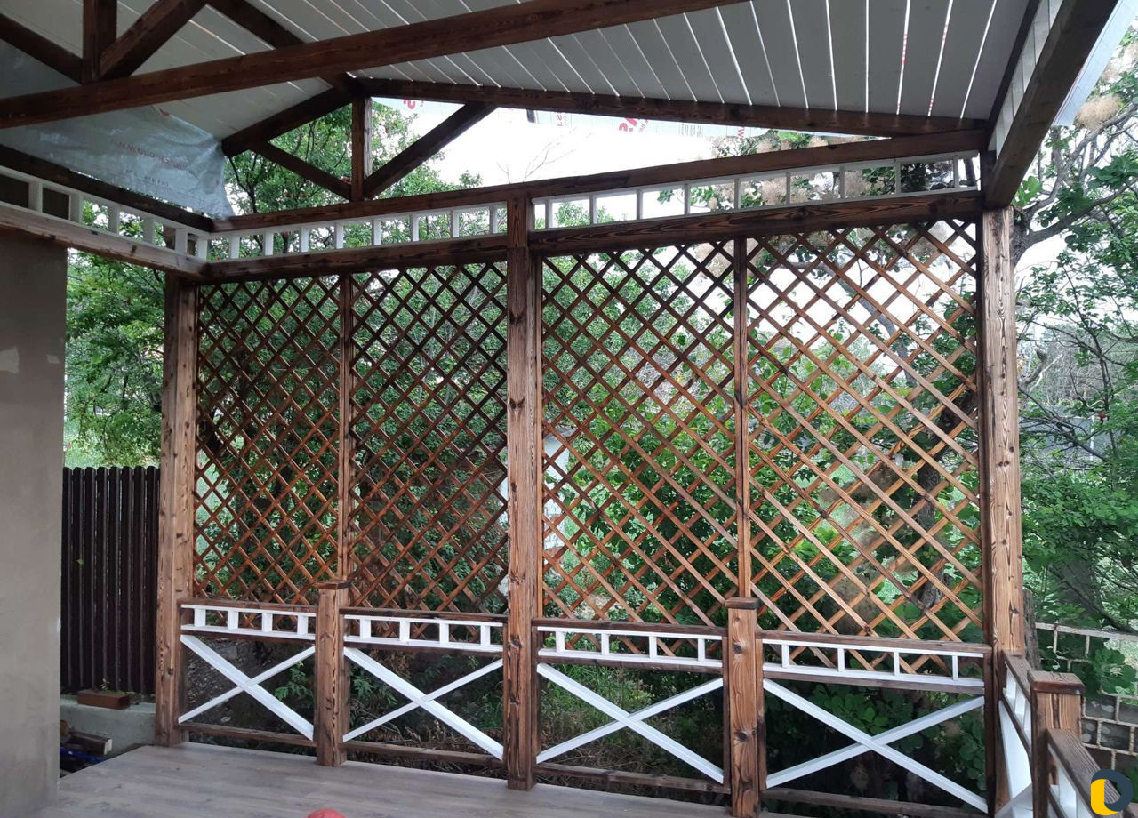 Навесы из дерева и металла