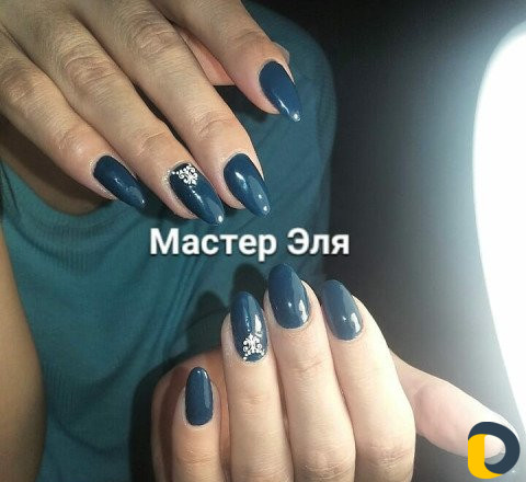 Обучаю профессиональному наращиванию ногтей