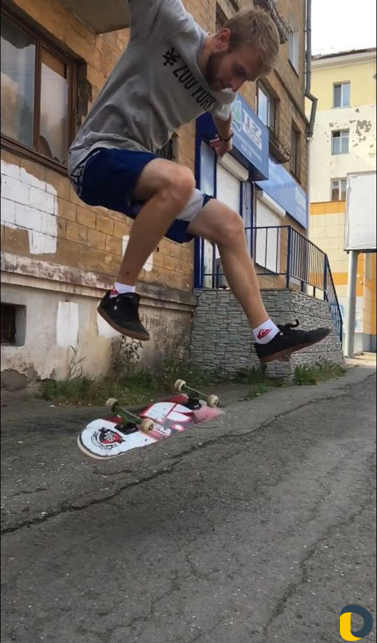 Обучение катанию на скейтборде