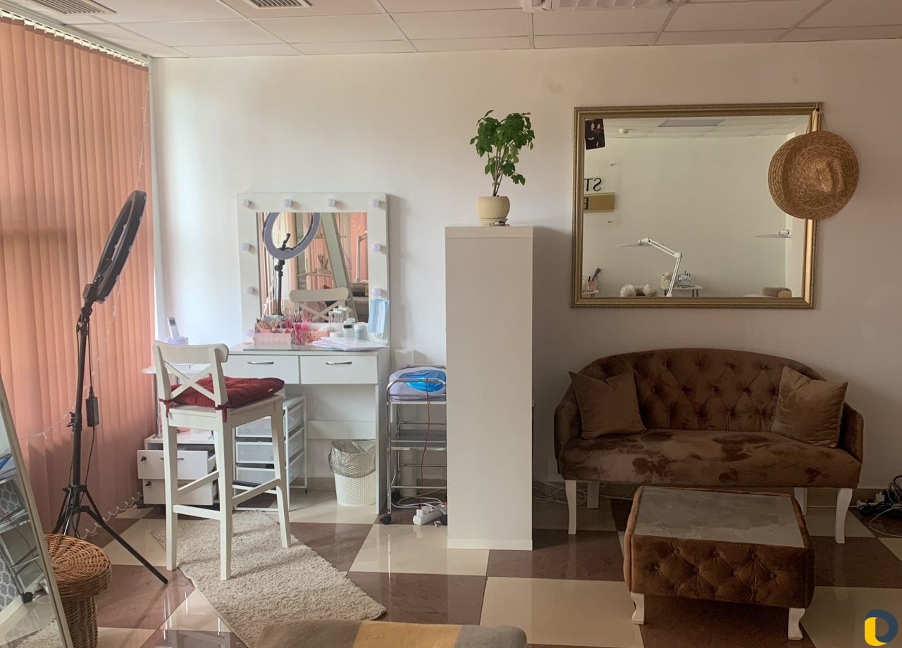 Обучение наращиванию ресниц