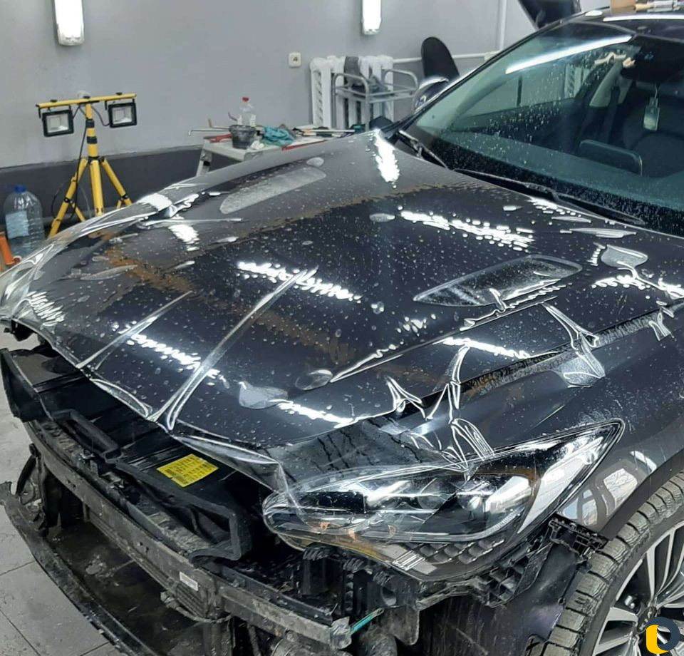 Оклейка автомобиля антигравийной пленкой
