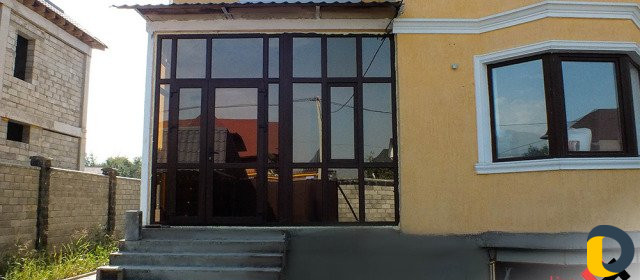 Окна, двери, сетки, подоконники