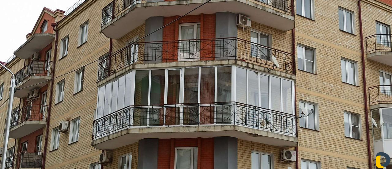 Окна, двери, витражи, душевные перегородки, жалюзи