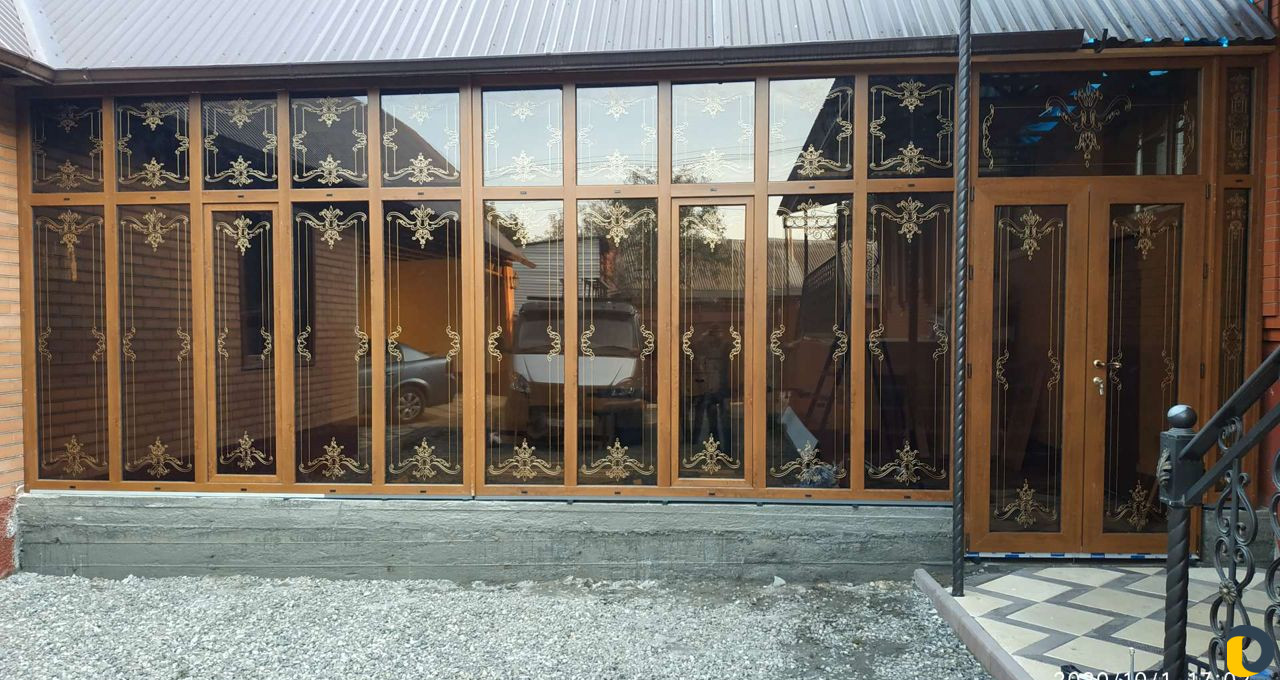 Окна двери витражи