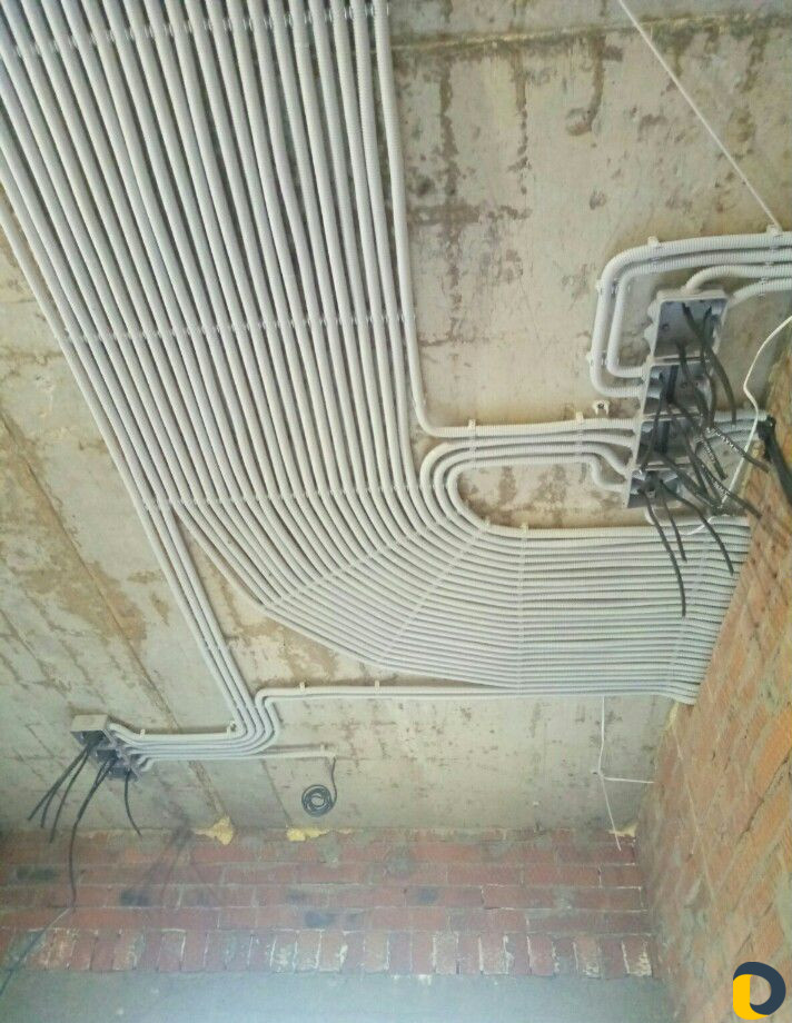 Опытный электрик