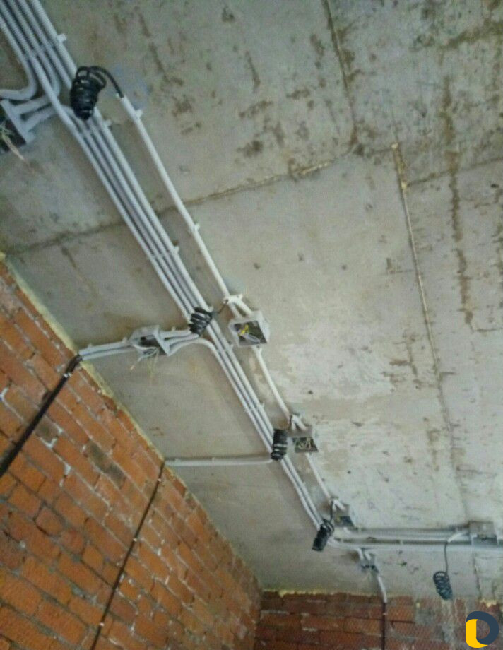 Опытный электрик