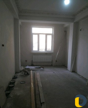 Опытный штукатурщик