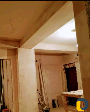 Опытный штукатурщик