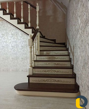 Отделка лестниц из дерева