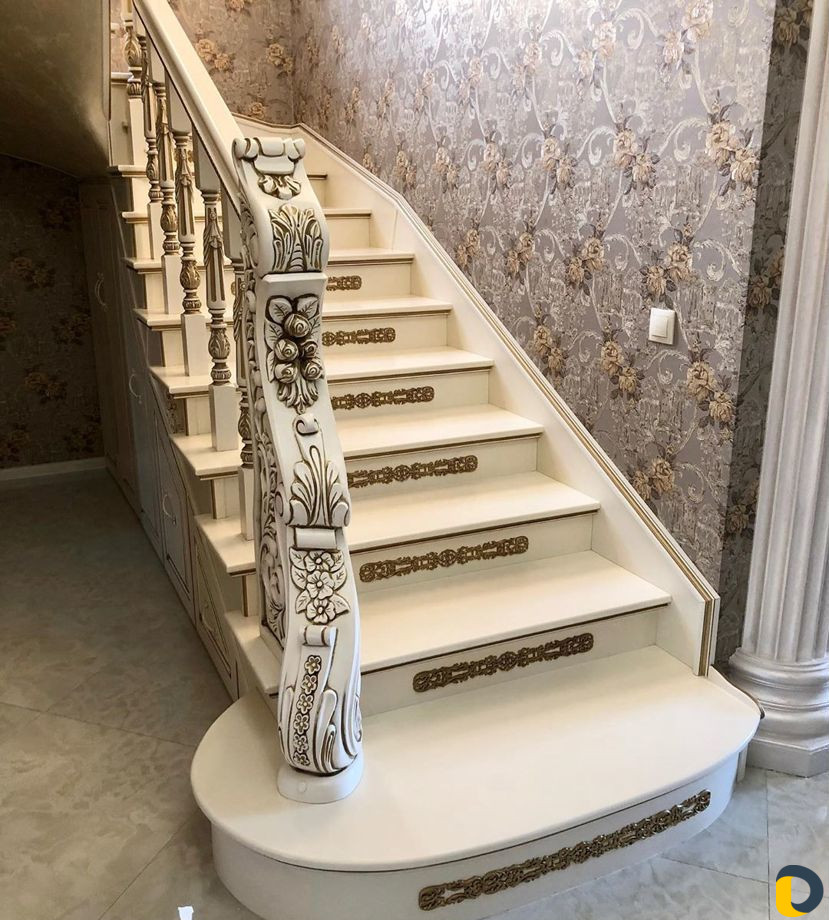 Отделка лестниц из дерева