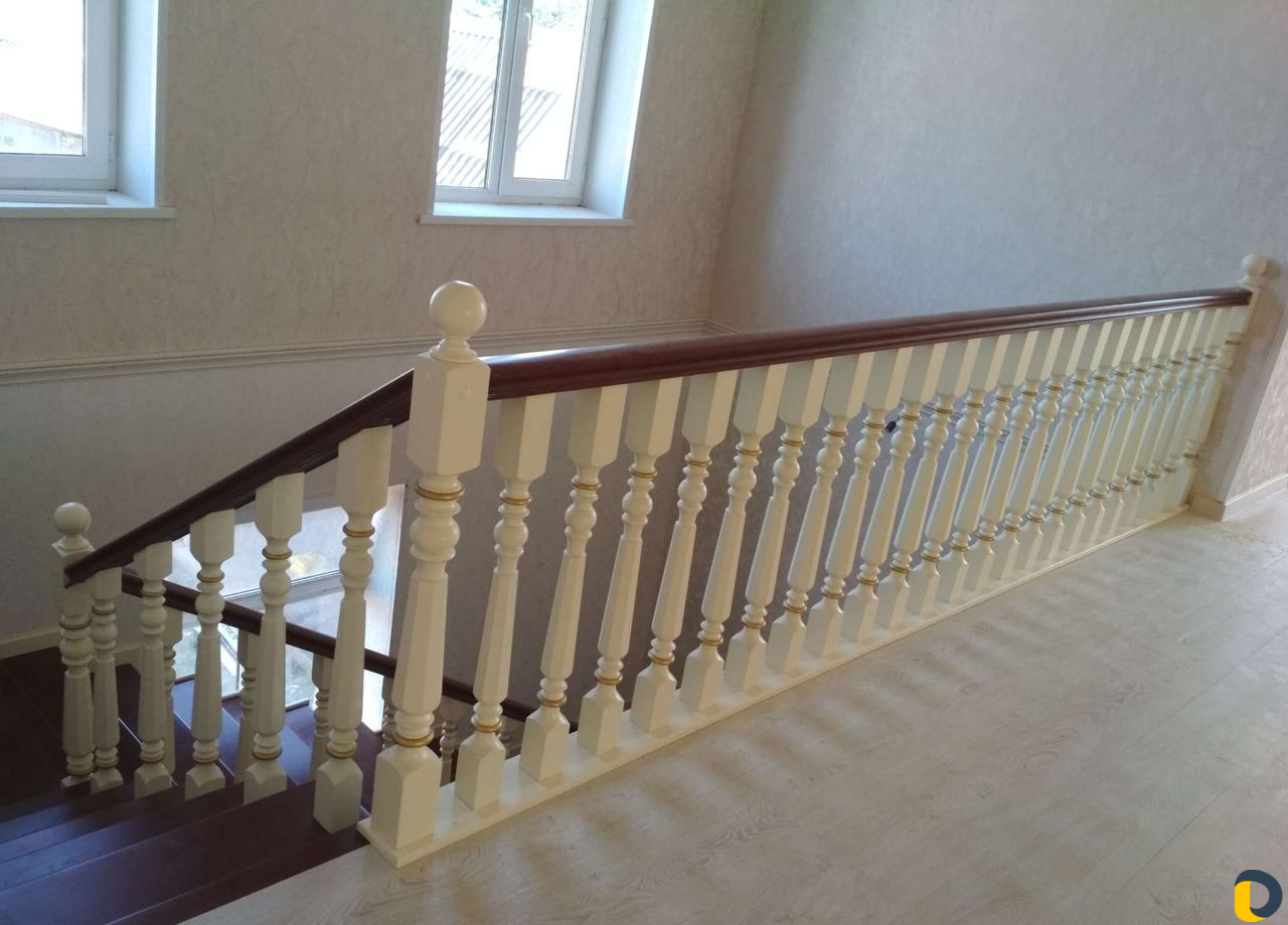 Отделка лестниц из дерева