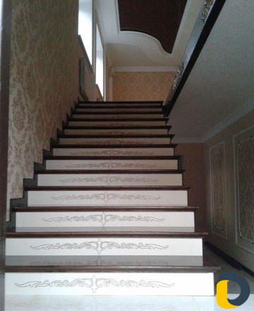 Отделка лестниц из дерева