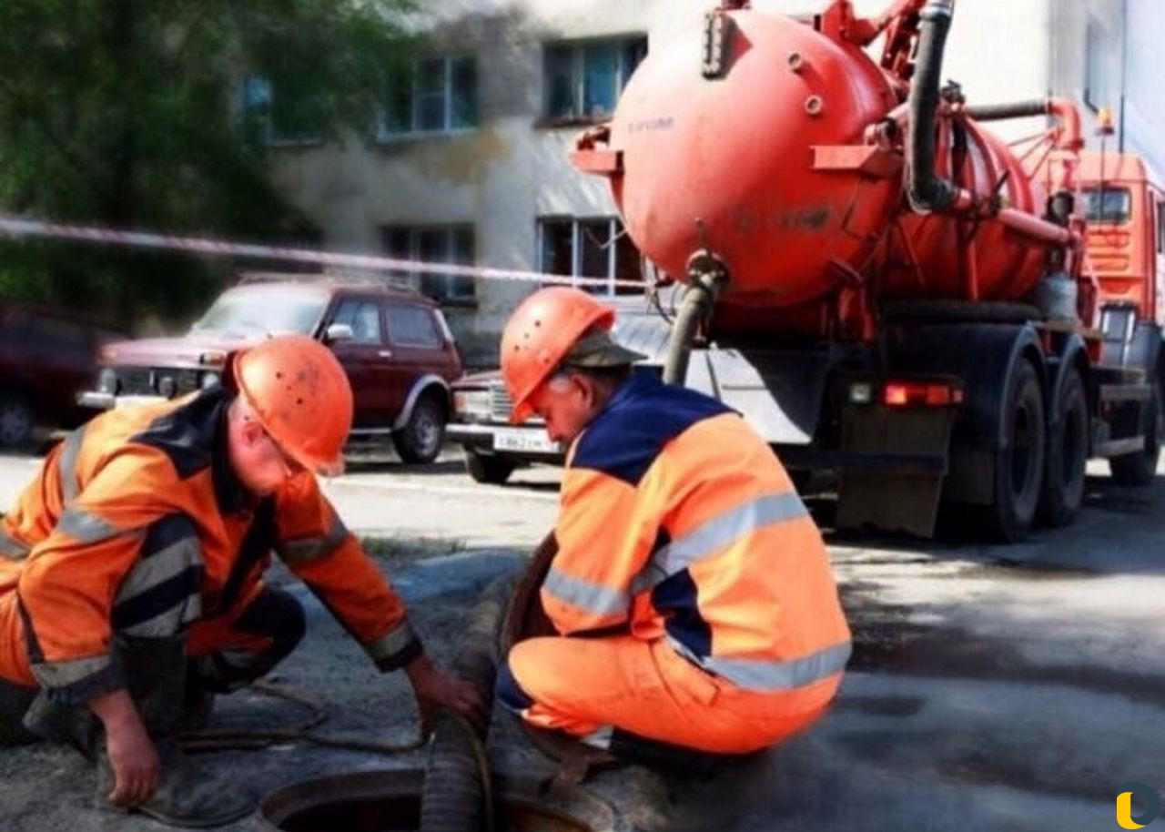 Откачка септика 15-10 м3 Ассенизаторские услуги