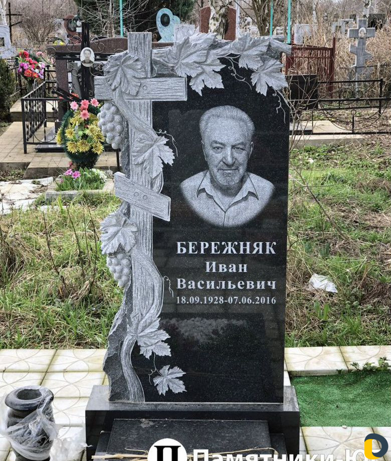 Памятники из гранита