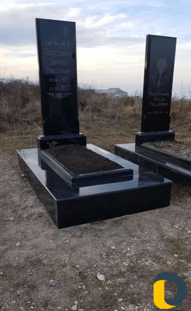 Памятники,камень