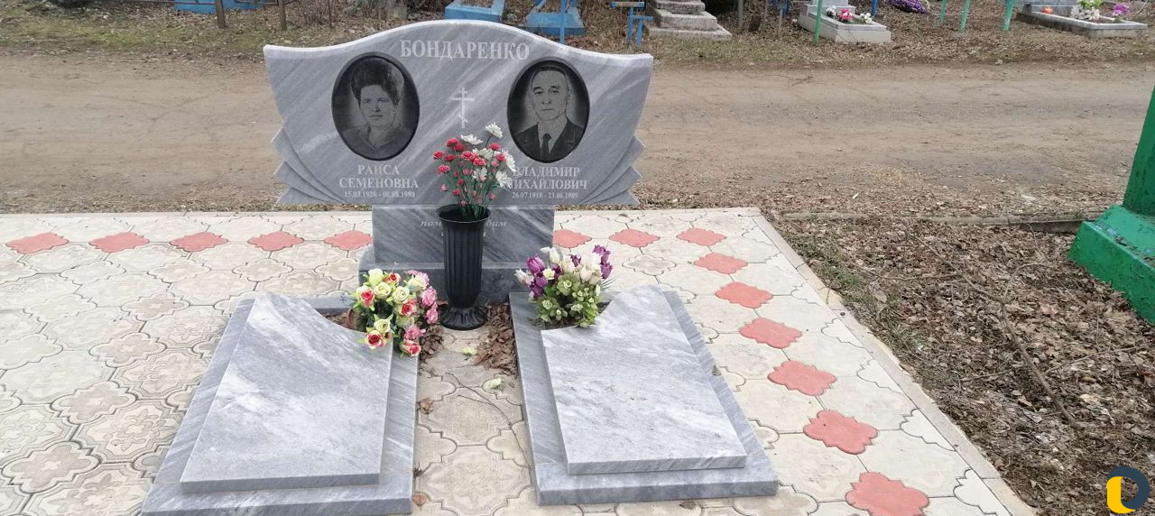Памятники "светлая память"