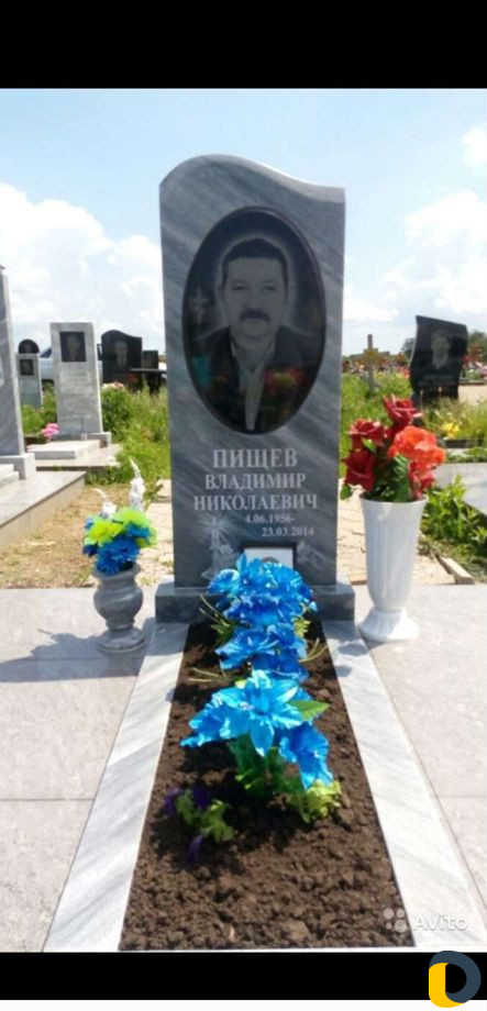Памятники "светлая память"