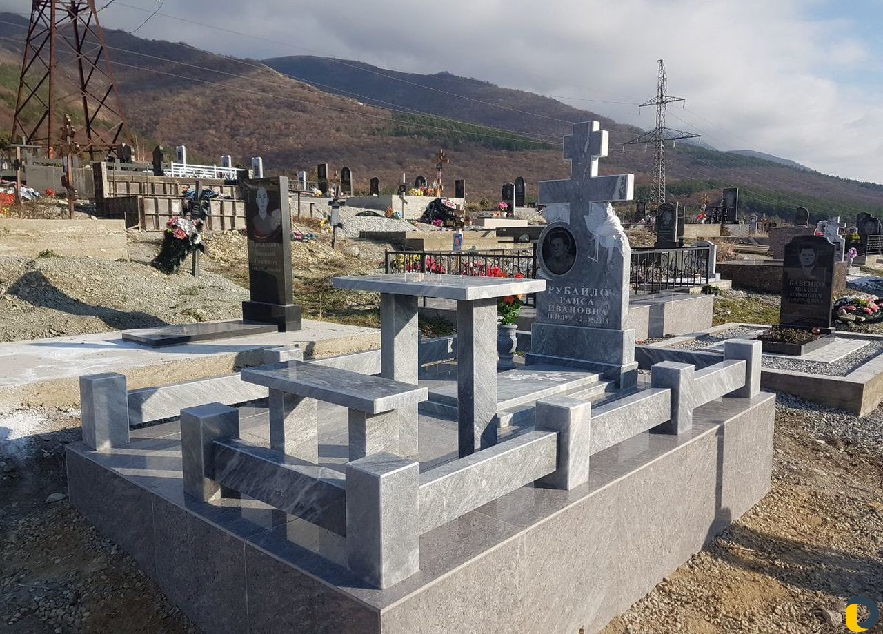 Памятники Установка