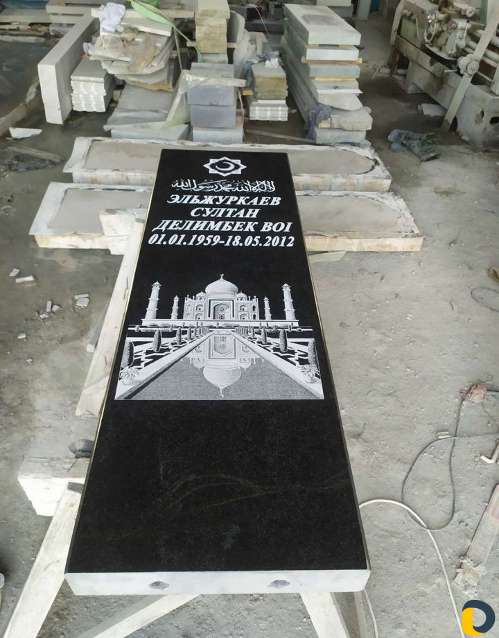 Памятники