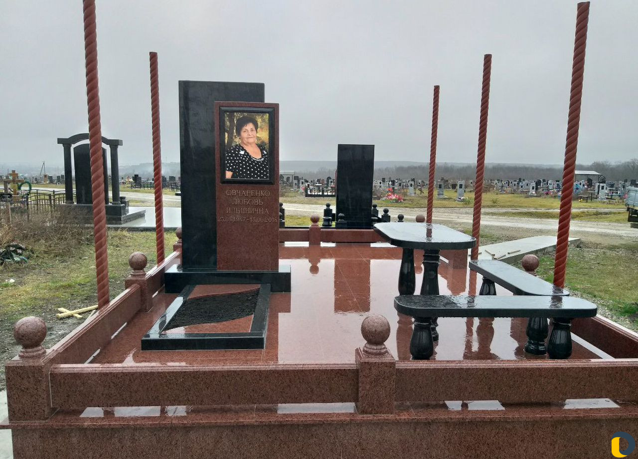 Памятники