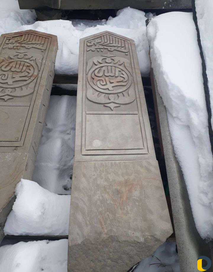 Памятники