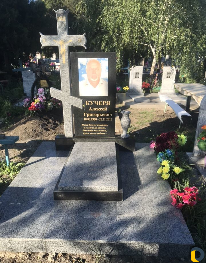 Памятники