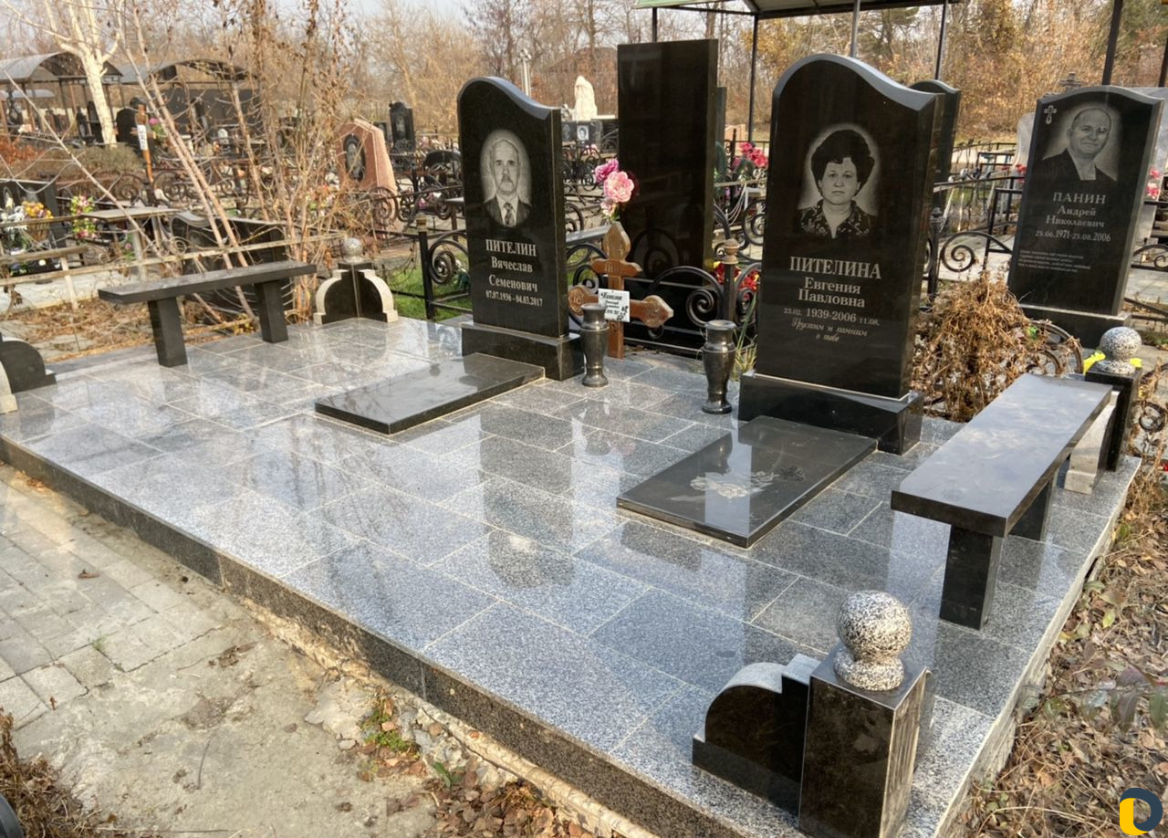 Памятники