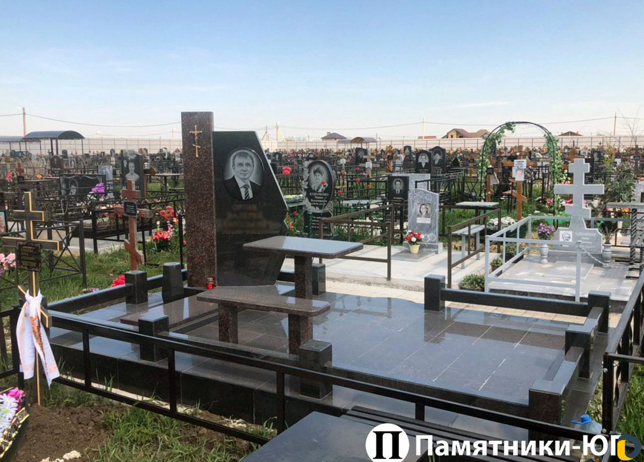 Памятники