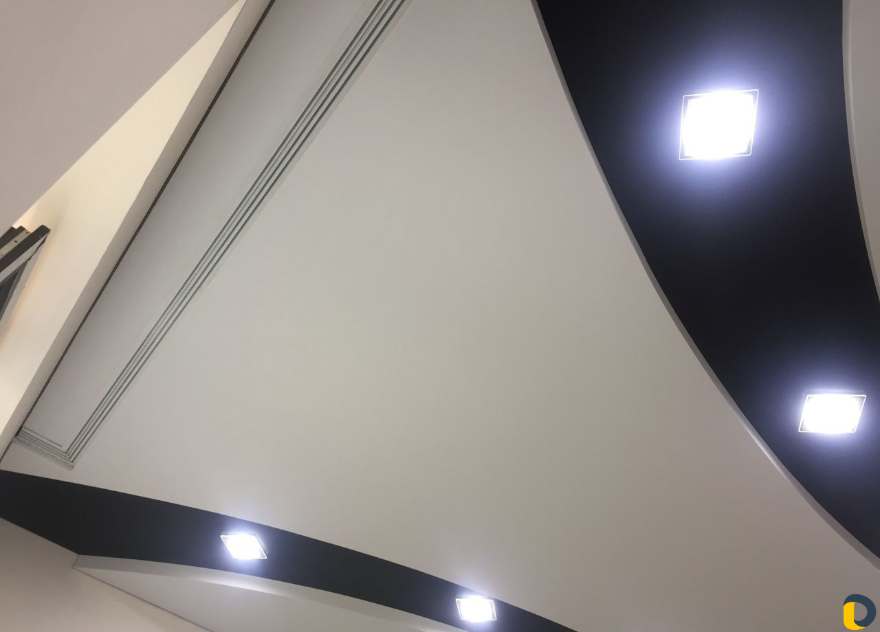 Парящие натяжные потолки и световые линии