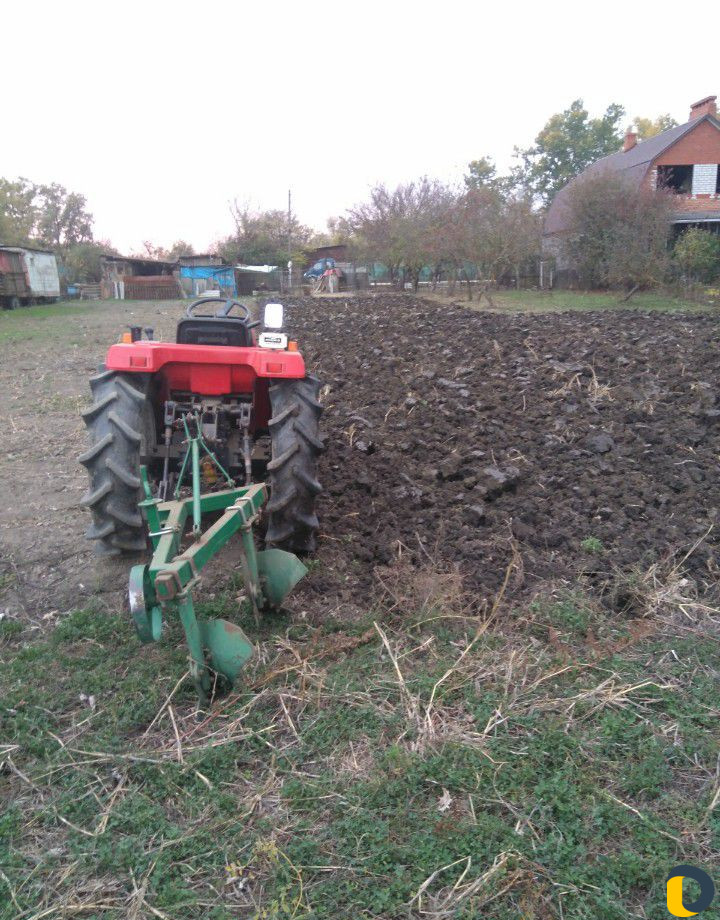 Пашим огороды,мини трактор и кошу траву роторной к