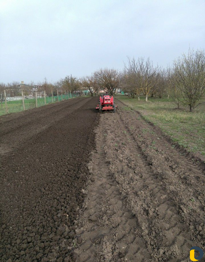 Пашим огороды,мини трактор и кошу траву роторной к
