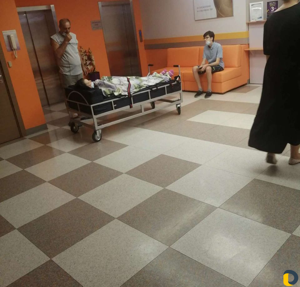 Перевозка лежачих больных и инвалидов