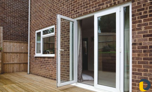 Пластиковые двери