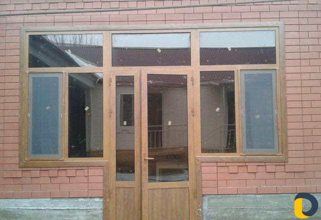 Пластиковые окна, двери и витражи