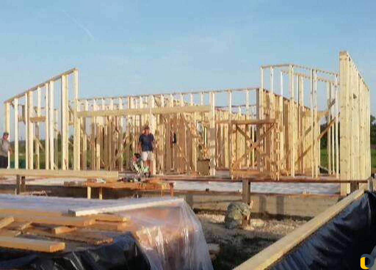 Плотник-строитель