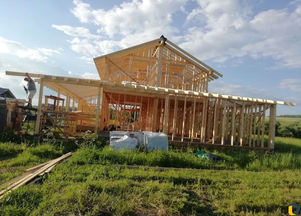 Плотник-строитель