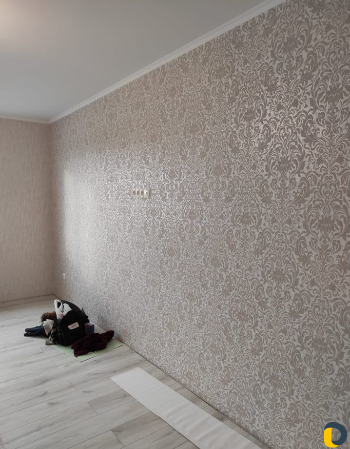 Поклейка обоев качественно