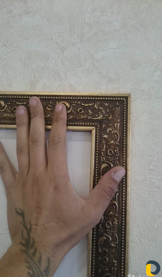 Поклейка потолочного плинтуса,молдинг