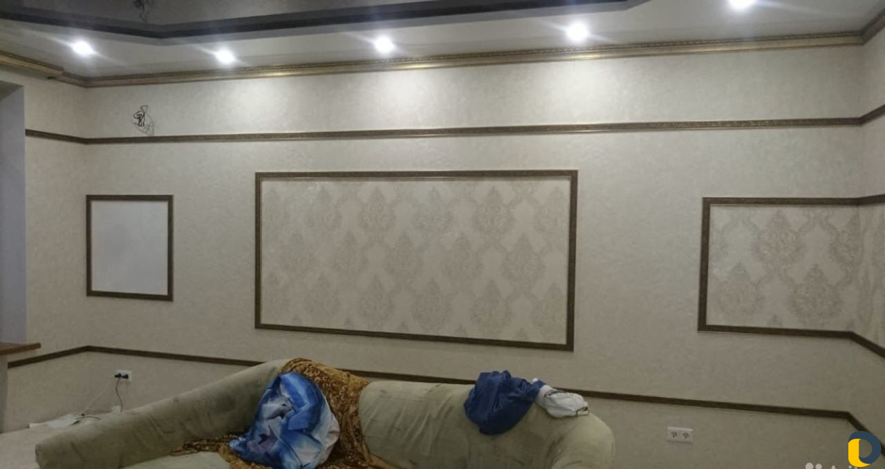 Поклейка потолочного плинтуса,молдинг