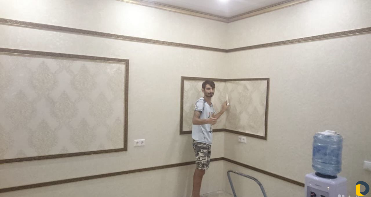 Поклейка потолочного плинтуса,молдинг