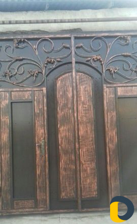 Покраска ворот с выздом