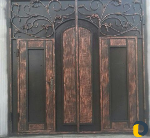 Покраска ворот с выздом